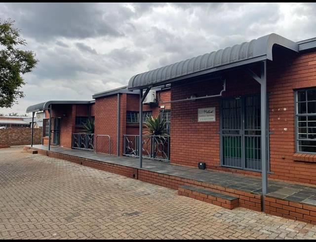 INDUSTRIAL PROPERTY TO RENT IN HENNOPSPARK